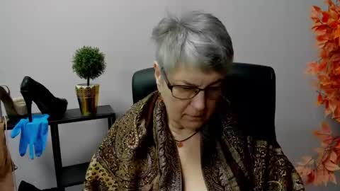 I R I S online show from February 20, 9:00 am