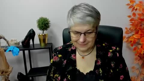 I R I S online show from December 30, 7:15 am