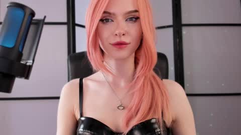 Snapshot of irisice chatting on February 25, 11:21 am Miss Iris Fansly Miss Iris new inst. online show from February 25, 11:21 am