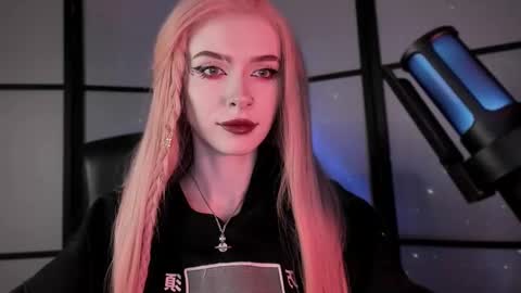 Snapshot of irisice chatting on February 9, 5:29 am Miss Iris Fansly Miss Iris new inst. online show from February 9, 5:29 am