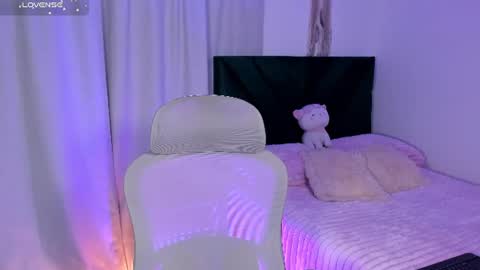 Iris Moira  online show from July 9, 12:24 am
