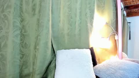 Snapshot of iriss_25 chatting on March 1, 11:06 am iris online show from March 1, 11:06 am