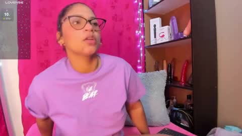 Snapshot of iriss_25 chatting on January 27, 11:32 am iris online show from January 27, 11:32 am