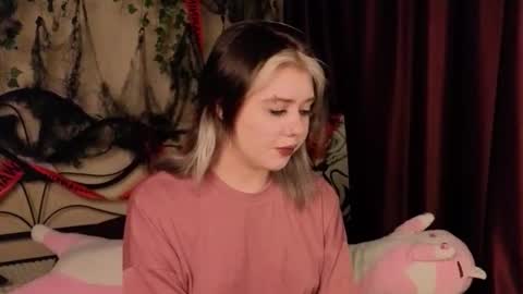 I am Cutie Iris3 online show from November 4, 11:15 am