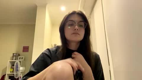 irisss31 online show from June 5, 7:31 pm