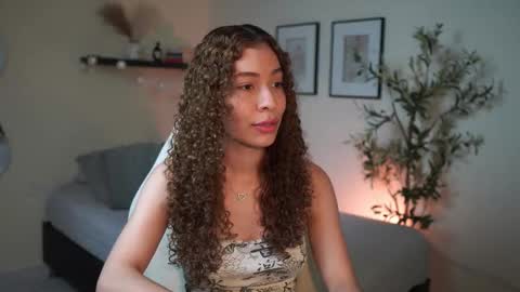 isa_____ online show from March 18, 1:43 am