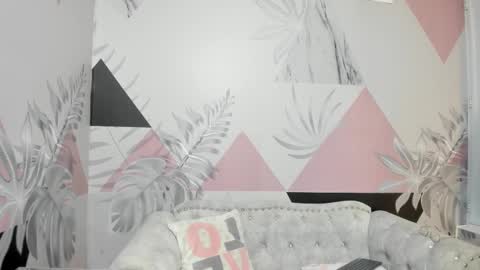 Snapshot of isa_little4u chatting on March 11, 10:18 am online show from March 11, 10:18 am