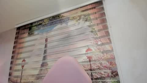 Snapshot of isa_little4u chatting on October 15, 3:42 am online show from October 15, 3:42 am