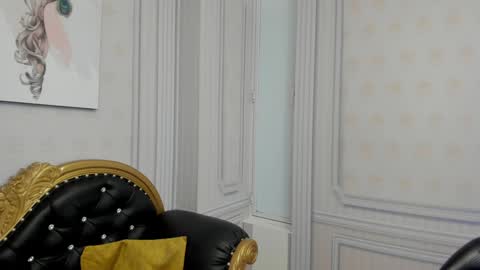 Snapshot of isa_little4u chatting on December 24, 11:17 am online show from December 24, 11:17 am