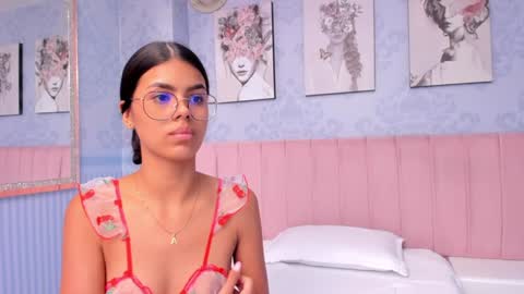Snapshot of isa_little4u chatting on January 28, 7:42 pm online show from January 28, 7:42 pm