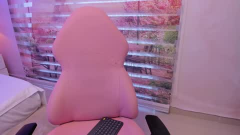 Snapshot of isa_little4u chatting on September 16, 11:40 am online show from September 16, 11:40 am