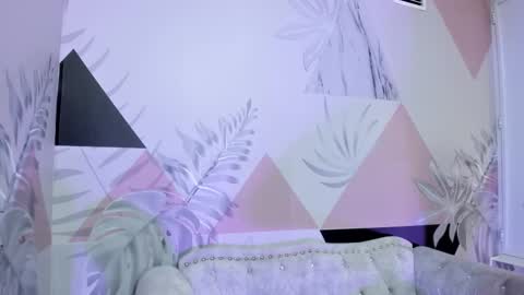 Snapshot of isa_little4u chatting on March 8, 10:19 am online show from March 8, 10:19 am