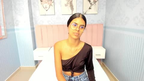 Snapshot of isa_little4u chatting on January 14, 6:28 pm online show from January 14, 6:28 pm