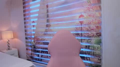 Snapshot of isa_little4u chatting on September 17, 11:41 am online show from September 17, 11:41 am
