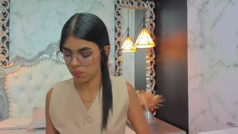 Snapshot of isa_little4u chatting on January 25, 7:16 pm online show from January 25, 7:16 pm