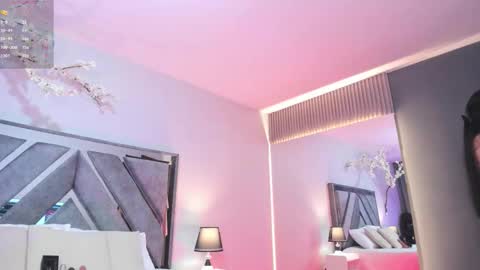 ISA ROUSE  online show from November 25, 2:25 am