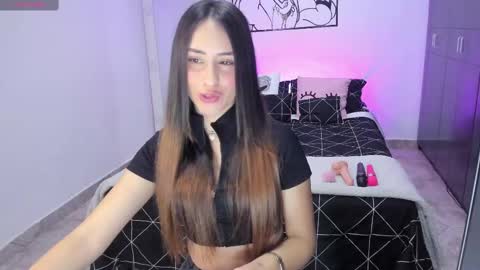 Snapshot of isaa_diamond chatting on February 12, 12:33 pm isaa_diamond online show from February 12, 12:33 pm