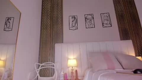 Hii I AM ISABELA   online show from July 27, 11:40 am