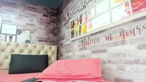 Isabela online show from June 9, 3:33 pm