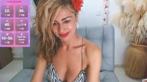 Snapshot of isabelhot1 chatting on December 24, 8:38 pm Isabel online show from December 24, 8:38 pm