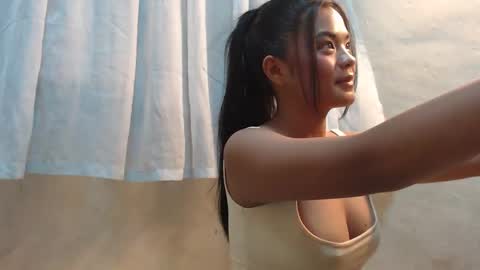 Isabell online show from May 13, 9:20 pm