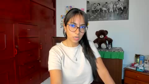 Isabella22 1 online show from January 16, 9:40 pm