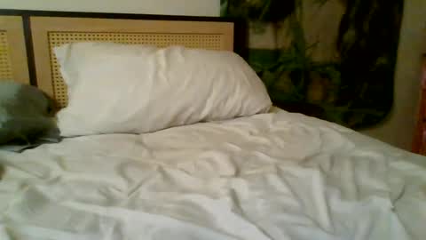 ISABELLAS WORLD online show from July 1, 6:24 am