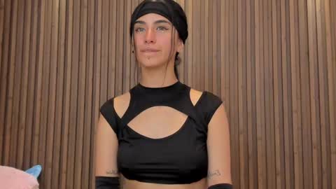 Isabella Cooper online show from March 6, 9:20 pm