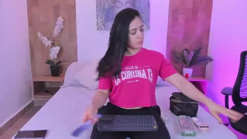 isabella_winkler online show from June 18, 11:04 am