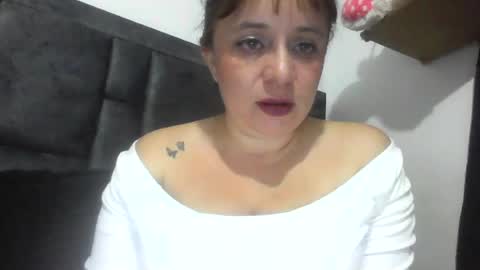 isabellaa_hills_ online show from June 29, 11:26 pm