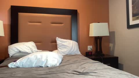 Isabella online show from October 14, 7:05 pm