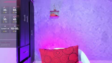 Instagram soybella01  online show from November 11, 5:54 pm