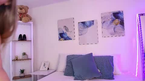 Isabella  online show from June 30, 1:21 pm