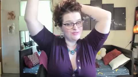 isabellamariedarcy online show from May 5, 7:06 pm