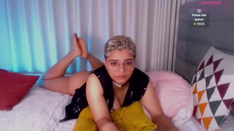 Isabella Mout  online show from November 29, 12:03 am