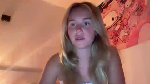 isabellesings online show from July 13, 8:20 pm