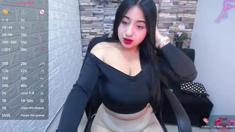Snapshot of isabelsaenzxx chatting on September 30, 12:33 pm Hi there im Isabelsaenzxx online show from September 30, 12:33 pm