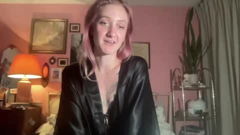 Isabel  online show from August 3, 2:59 am