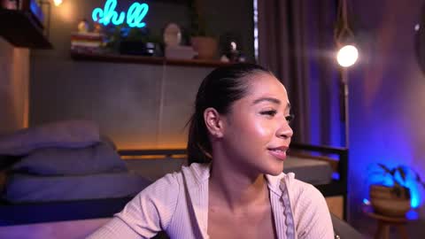 Snapshot of isapetit_ chatting on October 22, 9:20 pm Isa Isabella online show from October 22, 9:20 pm