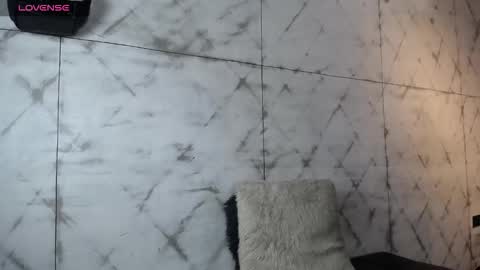 I S A  S AN D E R S  online show from December 17, 7:18 pm