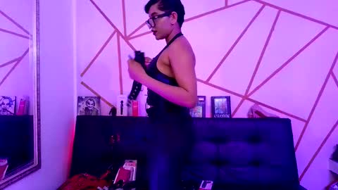 isabela online show from November 14, 6:46 am