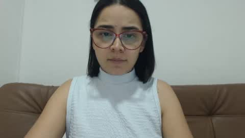 Emma online show from November 18, 3:29 am