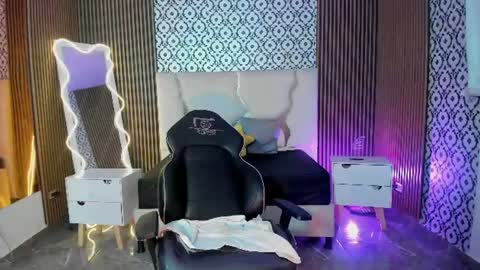 isis_tay1 online show from July 23, 4:09 am