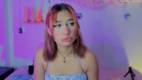 Isisjones18 online show from October 14, 6:43 pm