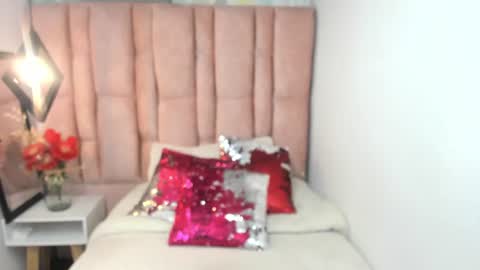 ISSA MILF online show from July 21, 1:45 pm