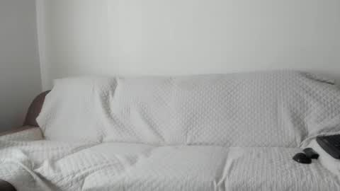 Issabelle online show from March 15, 9:33 am