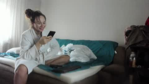 Snapshot of issabelle_69 chatting on January 17, 6:47 am Issabelle online show from January 17, 6:47 am