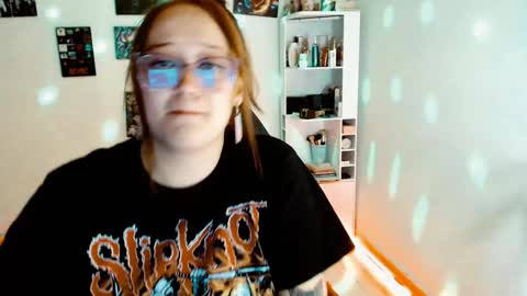 Yiz online show from December 21, 4:09 am