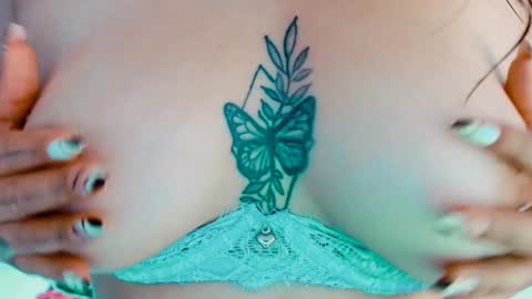 Yiz online show from December 29, 10:36 pm