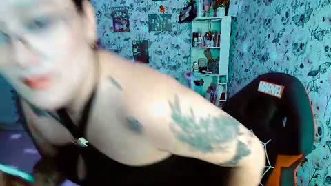 Yiz online show from July 11, 2:22 am